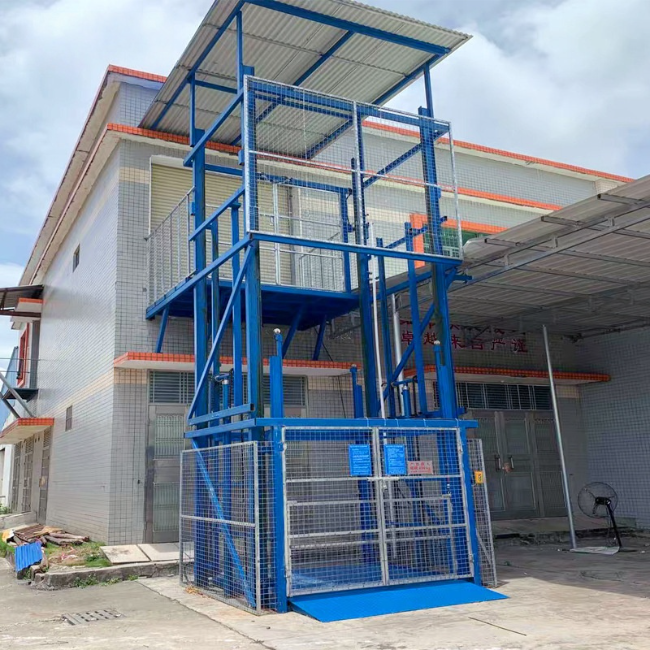 永州建材厂室外升降货梯安装